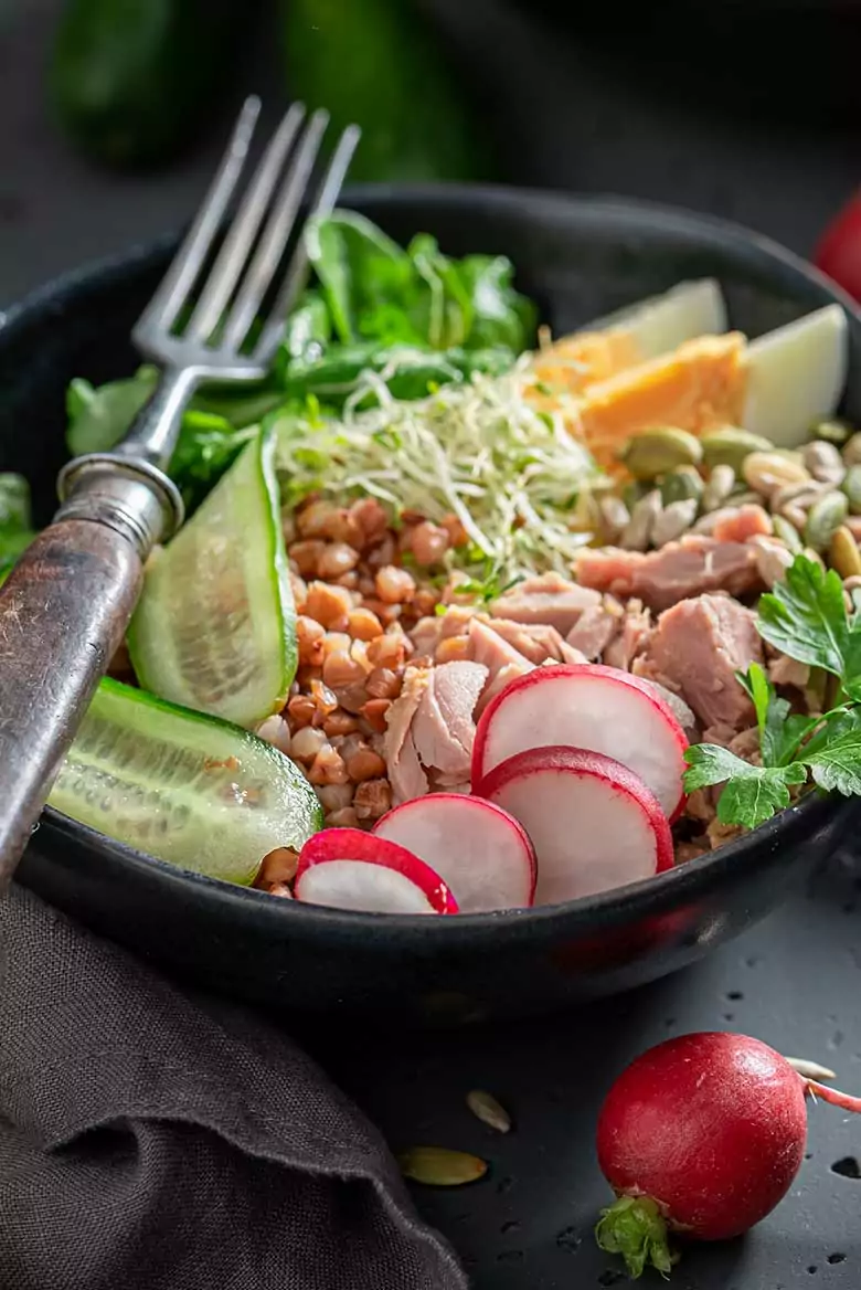 Functional-You-Dr-Seat-Diet Healthy salad with radishes